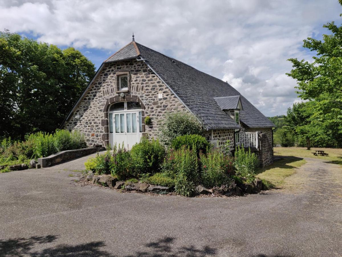 Maison D'Hotes La Grange Salers Exteriör bild
