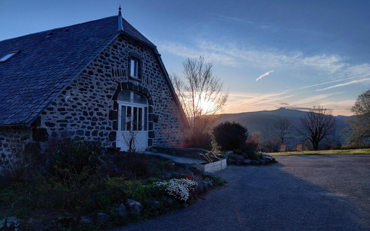 Maison D'Hotes La Grange Salers Exteriör bild