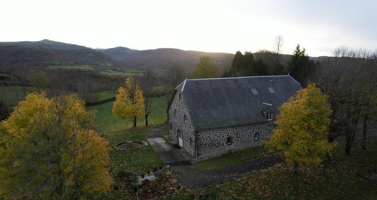 Maison D'Hotes La Grange Salers Exteriör bild